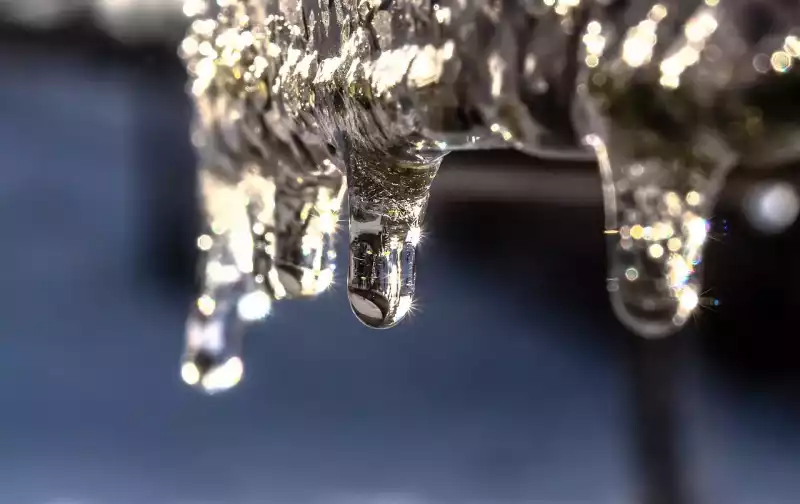 5 Ways to Stop Your Pipes From Freezing